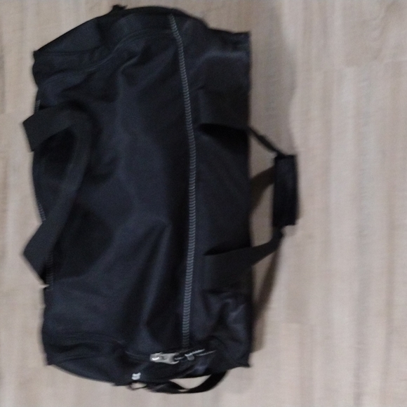 Eddie Bauer duffle bag - Picture 3 of 5